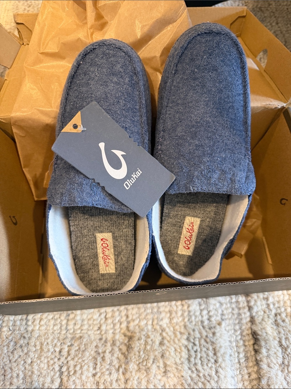 OluKai Nohea Hulu in Navy